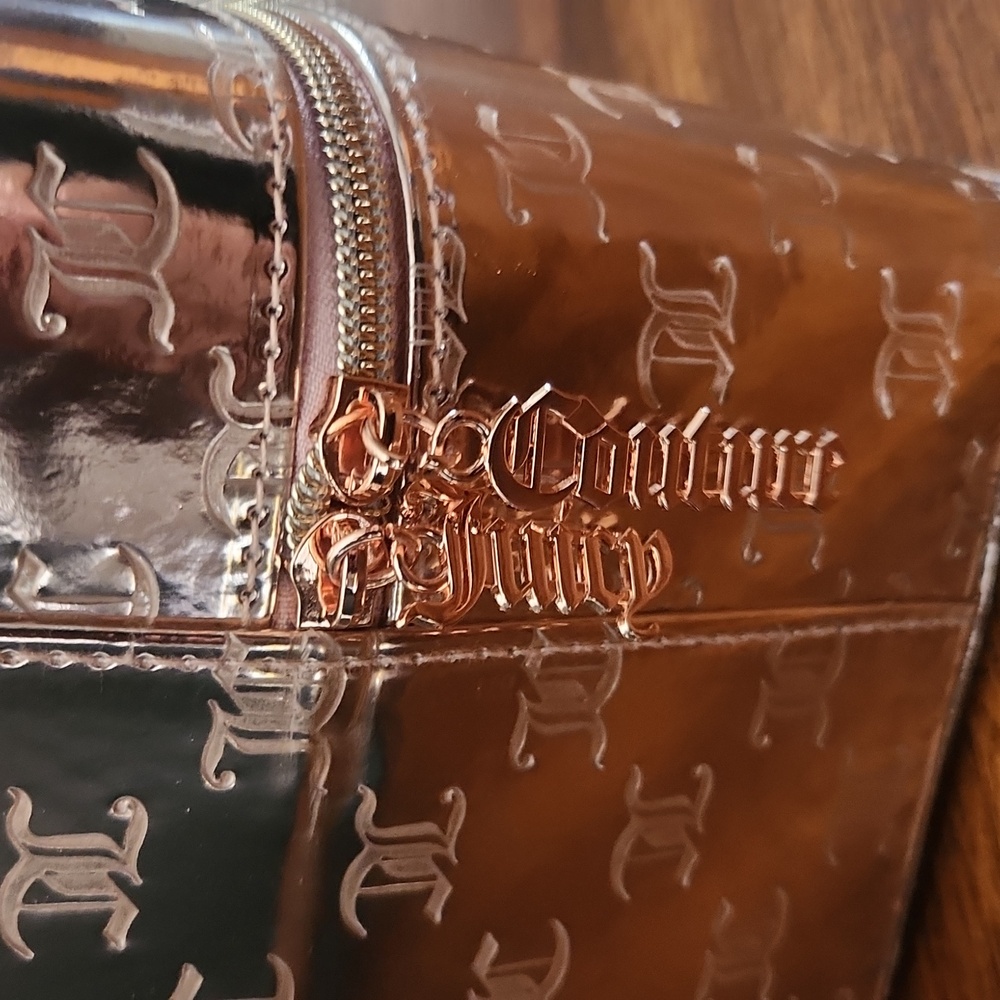 Juicy Couture Metallic Rose Gold Travel Cosmetic Case - Picture 8 of 16